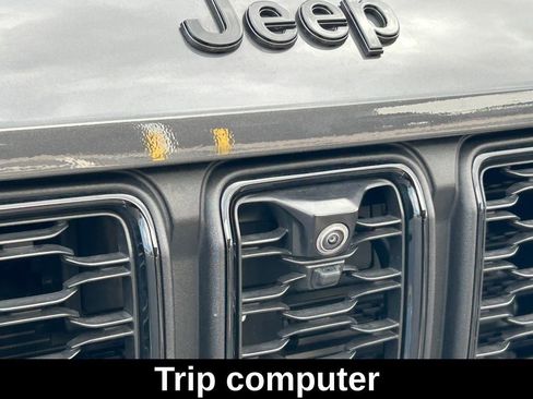 Used 2025 Jeep Grand Cherokee L Limited w/ Luxury Tech Group II image 38