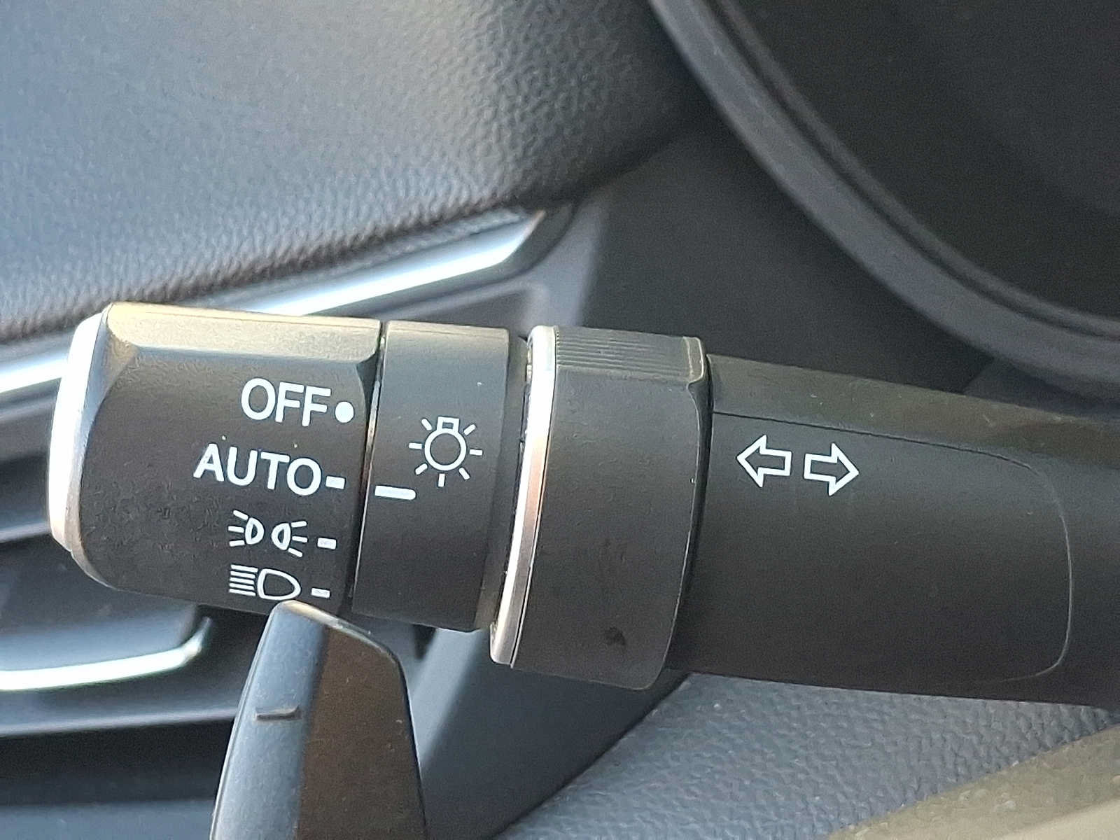 Used 2023 Acura TLX FWD image 25