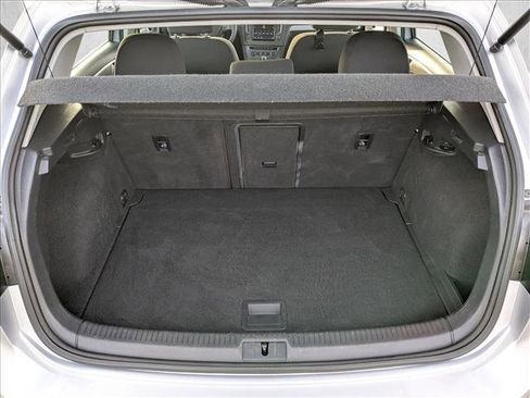 Used 2016 Volkswagen e-Golf SE w/ DC Fast Charging Package image 6