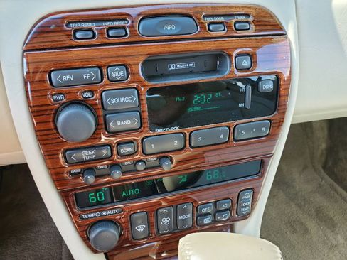 Used 2002 Cadillac Eldorado ESC image 25