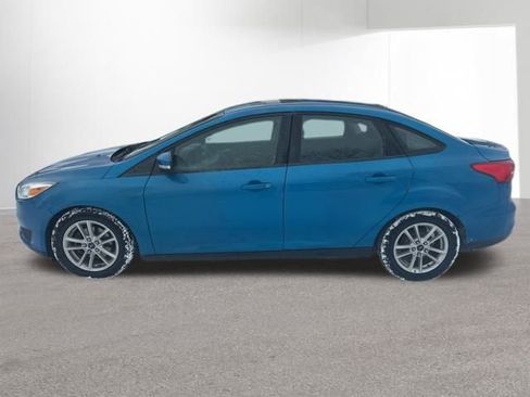 Used 2015 Ford Focus SE image 2