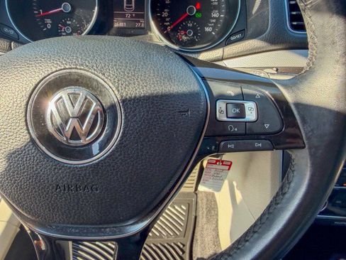 Used 2018 Volkswagen Passat 2.0T R-Line w/ R-Line Lighting Package FWD image 13
