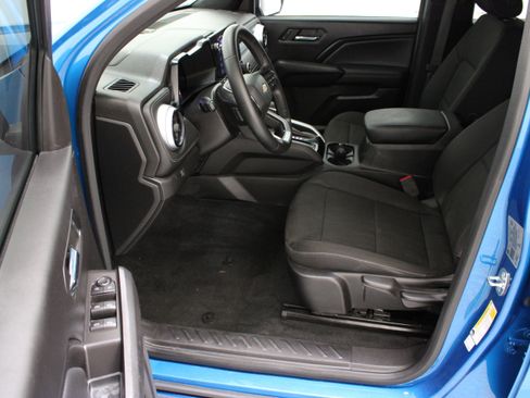 Used 2023 Chevrolet Colorado LT AWD/4WD image 14
