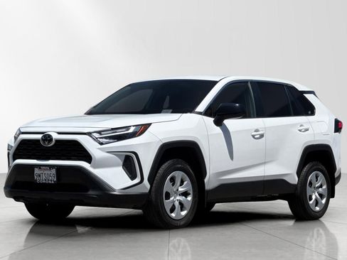 Used 2024 Toyota RAV4 LE FWD image 9