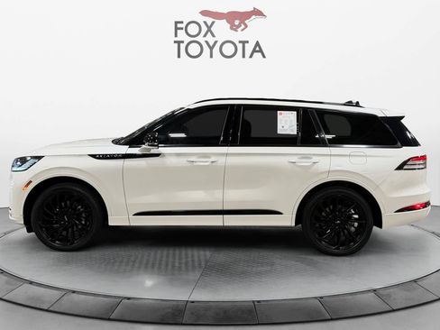 Used 2025 Lincoln Aviator Reserve w/ Equipment Group 201A AWD/4WD image 3