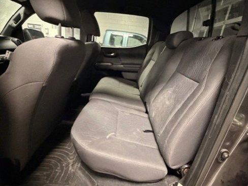 Used 2016 Toyota Tacoma SR5 image 8