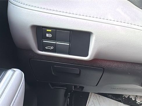 Used 2021 Toyota Highlander LE image 14