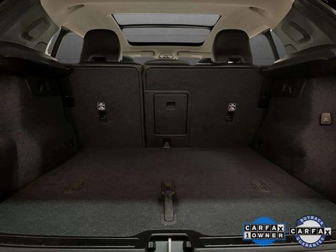 Used 2025 Volvo XC40 B5 Plus image 84