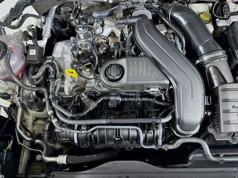 Used 2023 Volkswagen Taos SE image 31