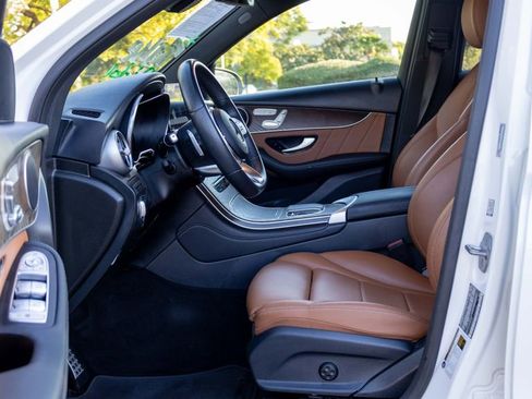 Used 2020 Mercedes-Benz GLC 300 image 19