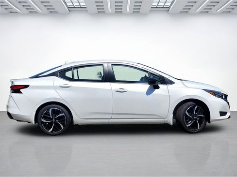 New 2025 Nissan Versa SR w/ Trunk Package FWD image 3