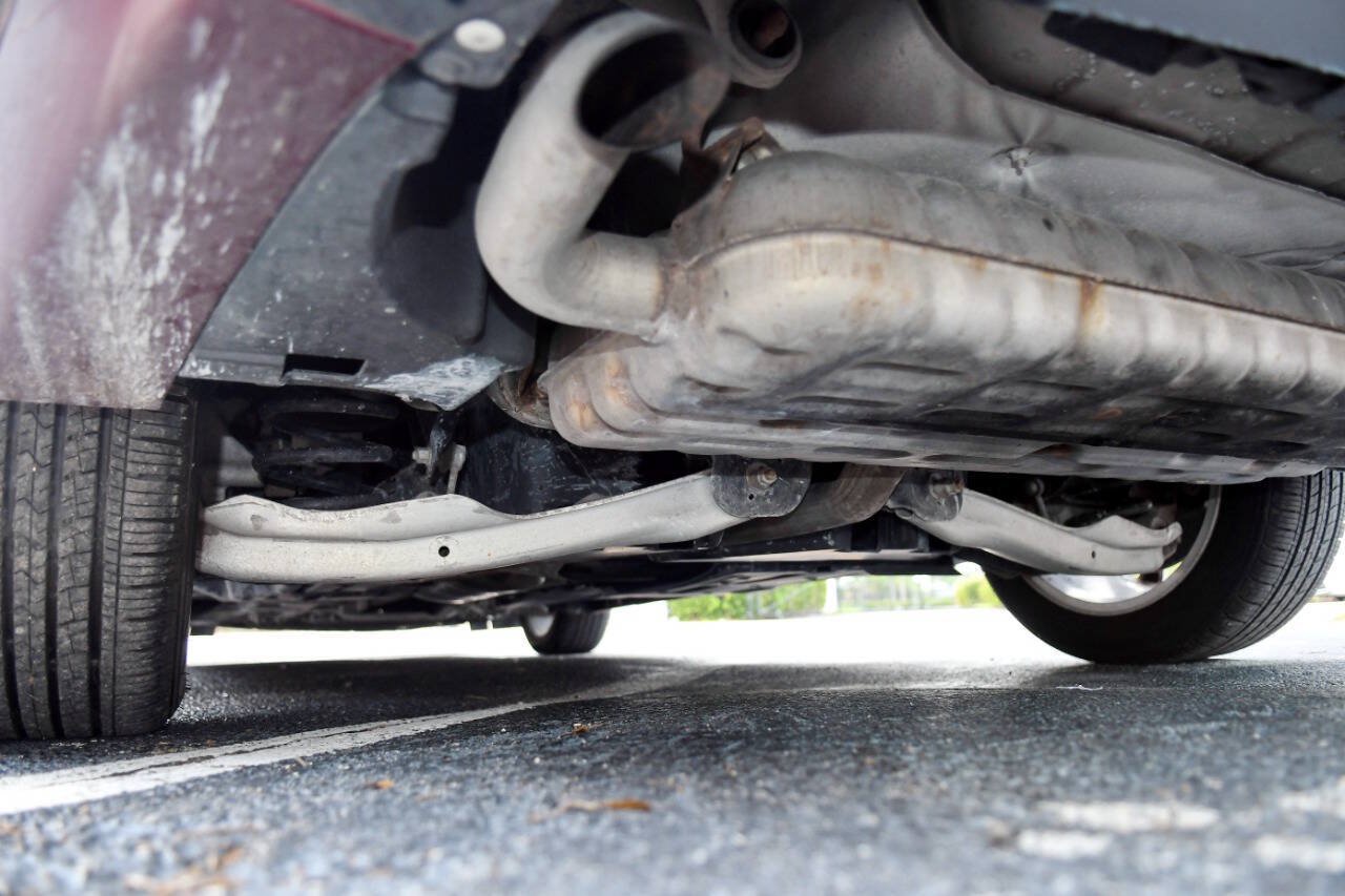 Used 2015 Chrysler 200 Limited FWD image 12