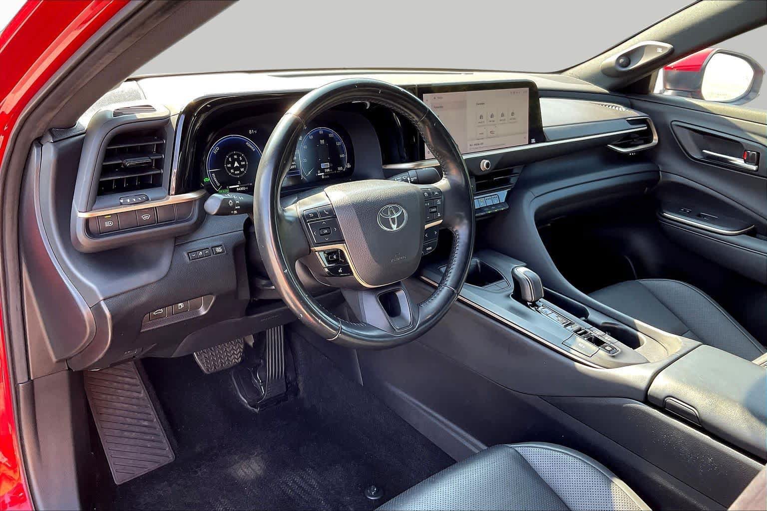 Used 2023 Toyota Crown AWD/4WD image 18