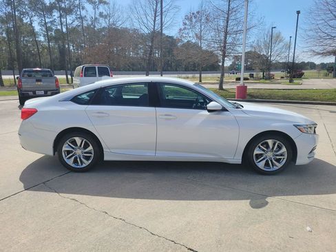Used 2018 Honda Accord LX image 8
