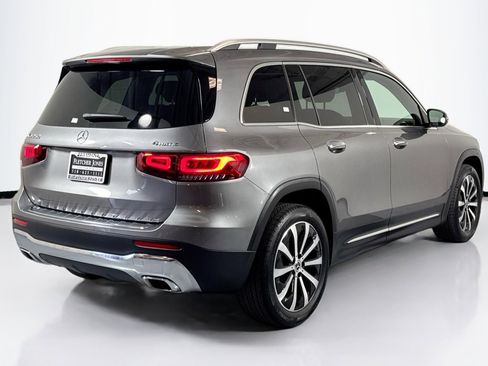 Used 2022 Mercedes-Benz GLB 250 4MATIC image 5