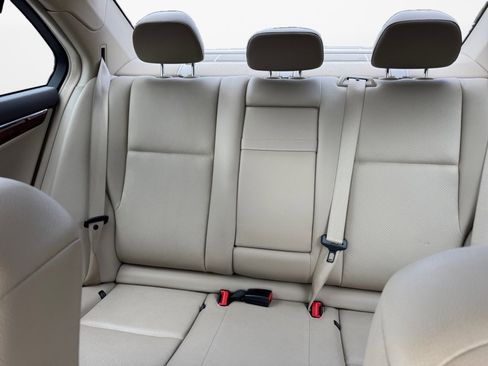 Used 2011 Mercedes-Benz C 350 Sport image 12