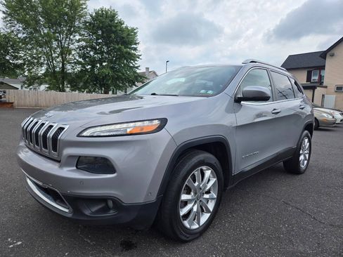 Used 2015 Jeep Cherokee Limited w/ Technology Group AWD/4WD image 10