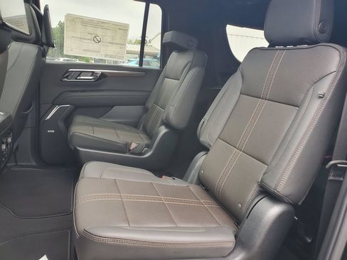 New 2026 Chevrolet Suburban High Country AWD/4WD image 32