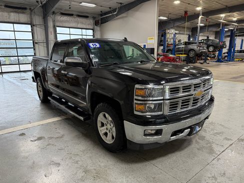Used 2015 Chevrolet Silverado 1500 LTZ Z71 w/ LTZ Plus Package AWD/4WD image 4