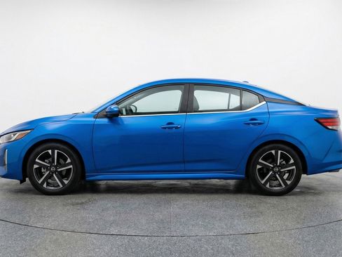 Used 2025 Nissan Sentra SV image 5