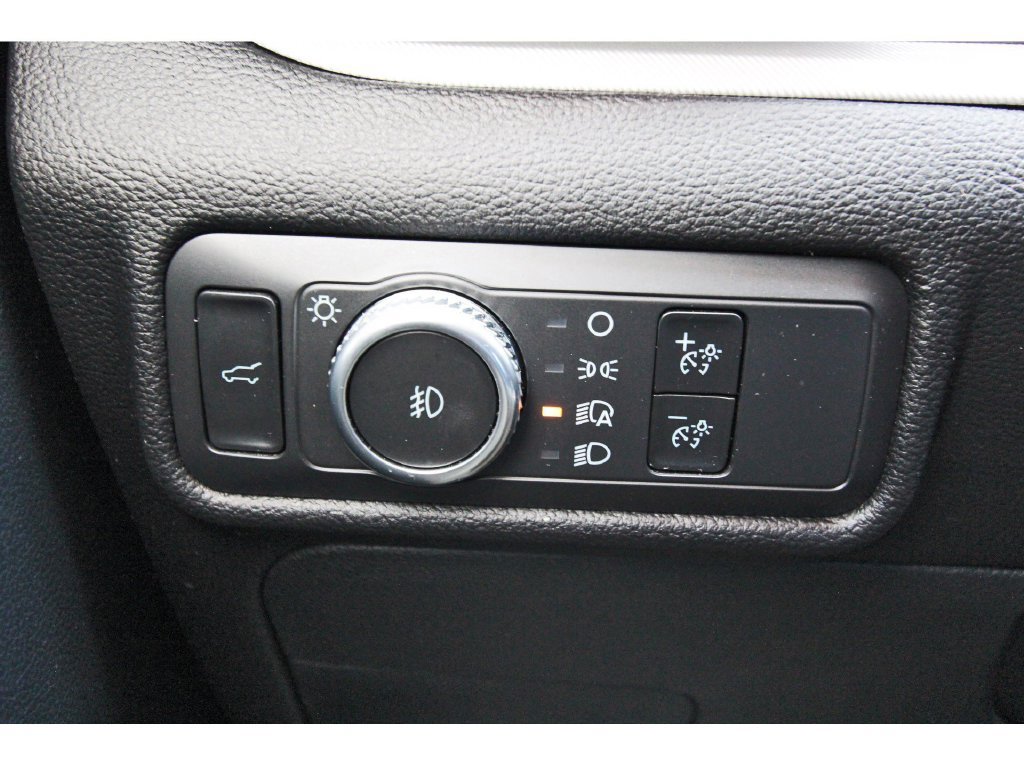 Used 2021 Ford Explorer XLT w/ Equipment Group 202A RWD image 26