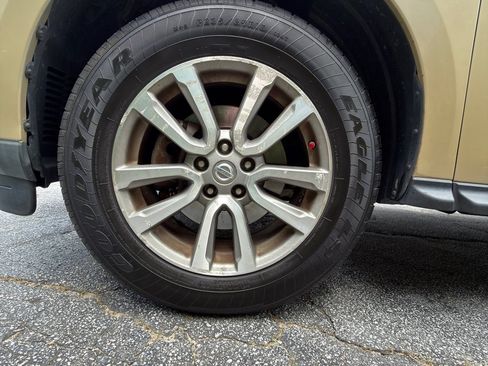 Used 2013 Nissan Pathfinder SV AWD/4WD image 37