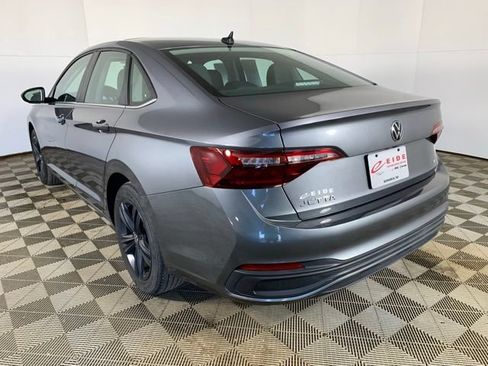 Used 2024 Volkswagen Jetta SE w/ Panoramic Sunroof Package FWD image 12