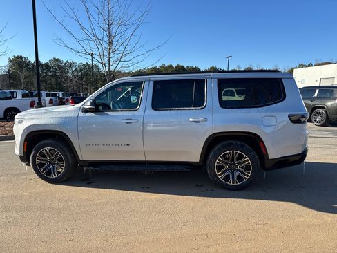 New 2026 Jeep Grand Wagoneer 4WD image 9