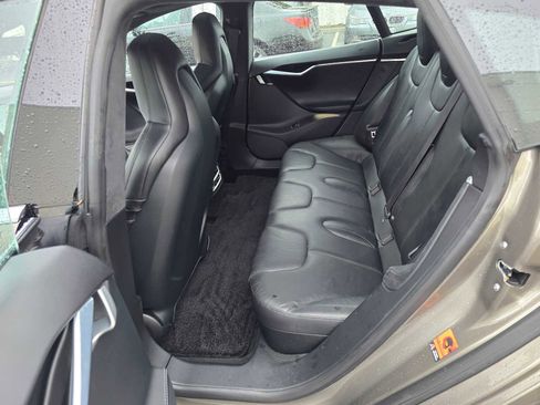 Used 2015 Tesla Model S 70D image 16