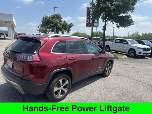 Used 2019 Jeep Cherokee Limited w/ Luxury Group FWD image 6