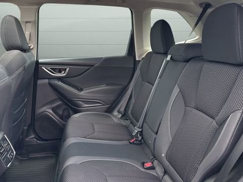 Used 2023 Subaru Forester Premium AWD/4WD image 25