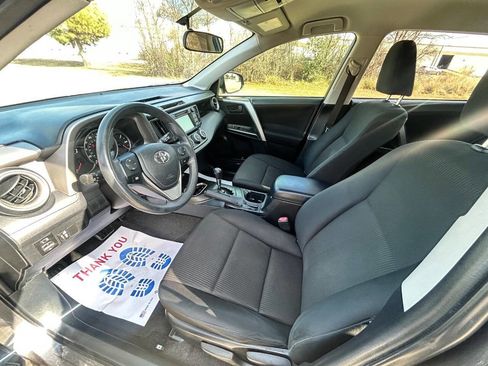 Used 2016 Toyota RAV4 LE image 12