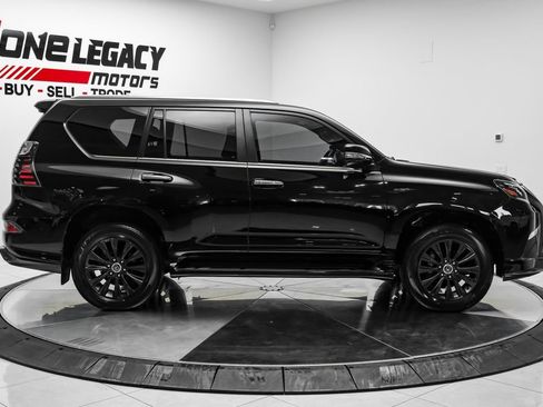 Used 2023 Lexus GX 460 Premium w/ Accessory Package AWD/4WD image 11
