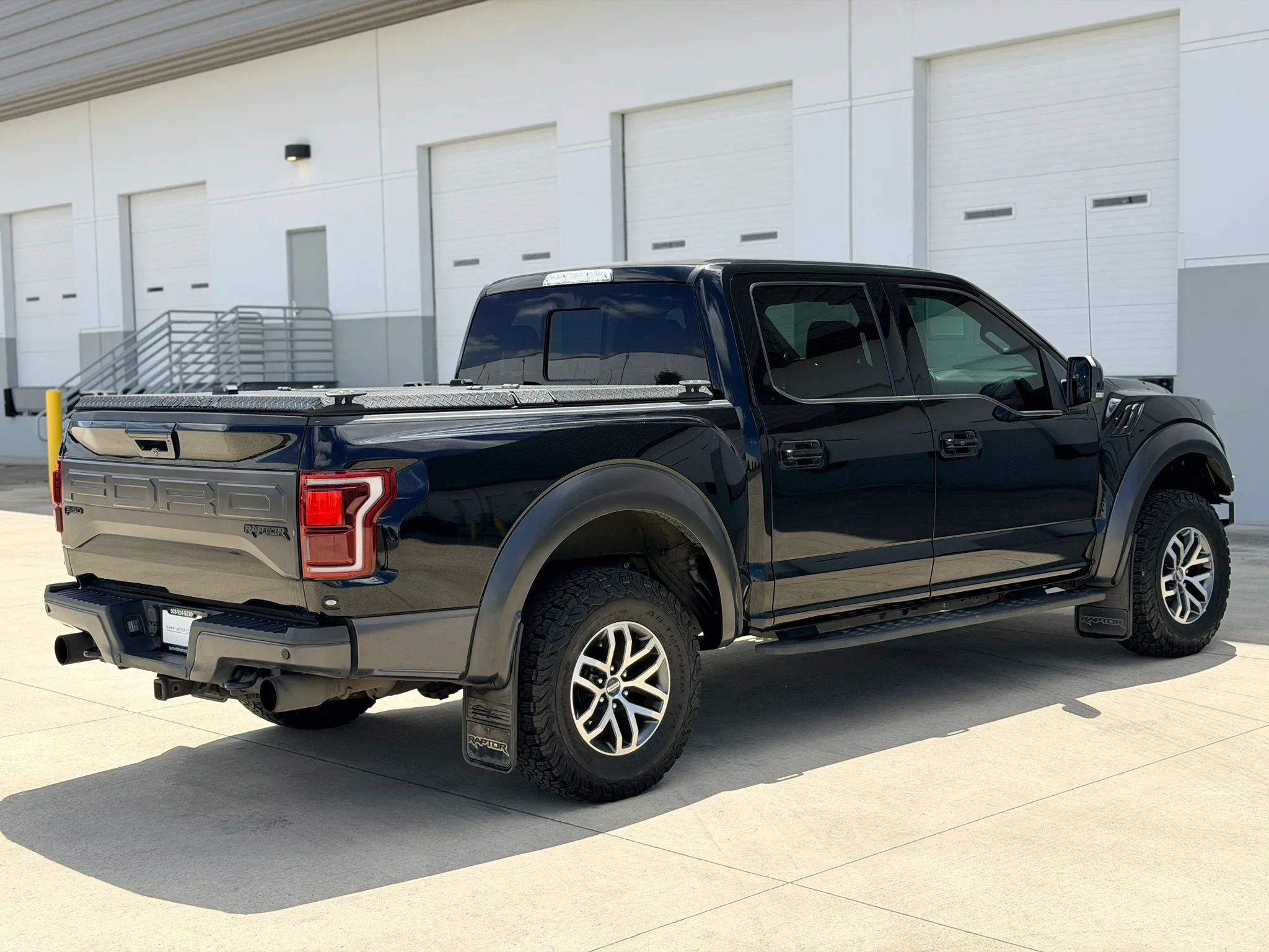 Used 2017 Ford F150 Raptor w/ Equipment Group 802A Luxury AWD/4WD image 5