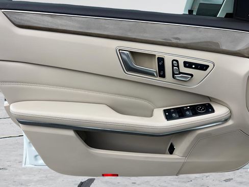 Used 2014 Mercedes-Benz E 350 Sedan image 36