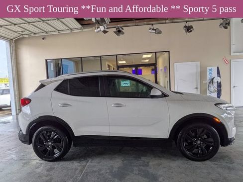 Used 2024 Buick Encore GX Sport Touring FWD image 3