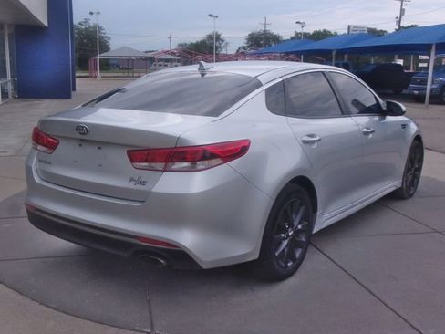 Used 2017 Kia Optima LX w/ Option Group 014 FWD image 7