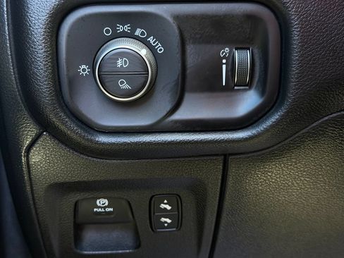 Used 2020 RAM 1500 Big Horn AWD/4WD image 26