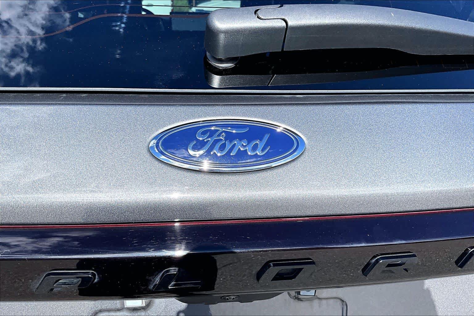 Used 2025 Ford Explorer ST-Line w/ Premium Package AWD/4WD image 30