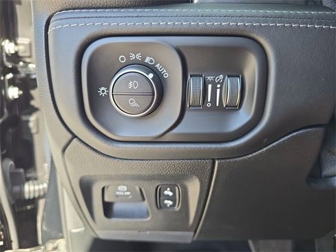 Used 2020 RAM 1500 Limited w/ Black Appearance Package image 22