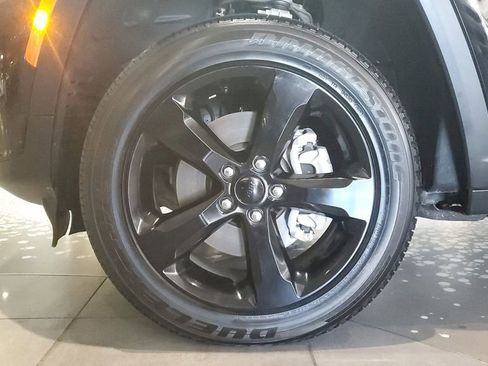 Used 2025 Jeep Grand Cherokee L Altitude image 7