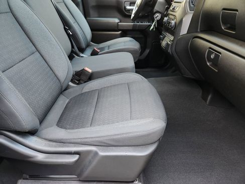 Used 2022 Chevrolet Silverado 2500 Custom w/ Custom Value Package image 14