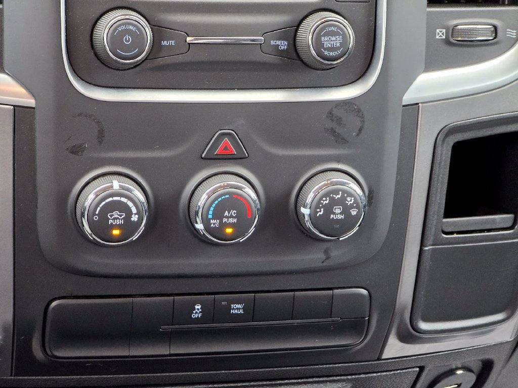 Used 2024 RAM 1500 Classic SLT AWD/4WD image 18
