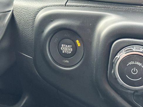 Used 2023 Jeep Gladiator Overland image 19