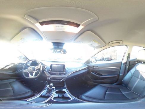 Used 2025 Nissan Altima 2.5 SR image 36