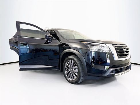 Used 2023 Nissan Pathfinder SL w/ SL Premium Package FWD image 42