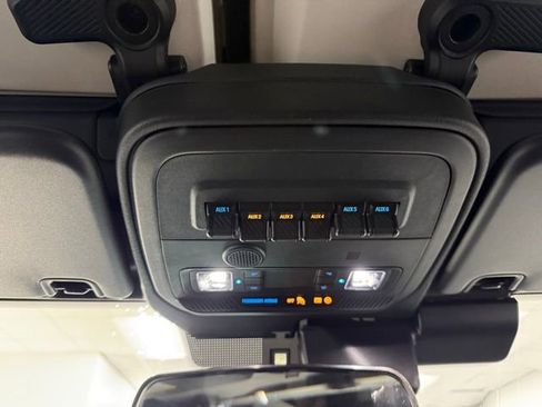 New 2025 Ford Bronco Badlands image 19