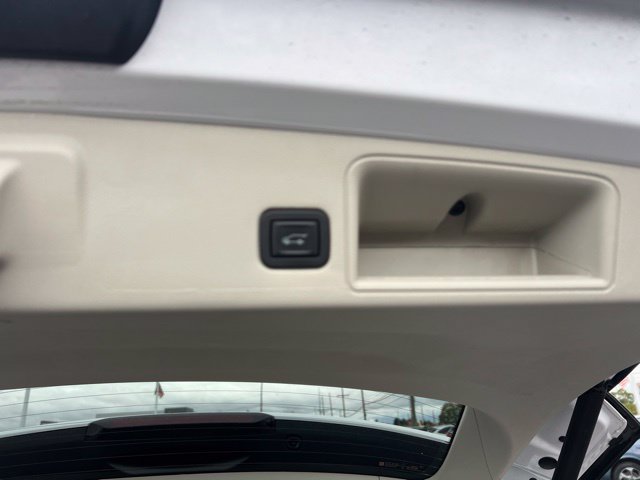 Used 2024 GMC Terrain Denali w/ Denali Premium Package AWD/4WD image 18