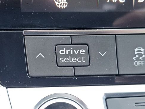 Used 2021 Audi e-tron Premium w/ Convenience Plus Package image 10