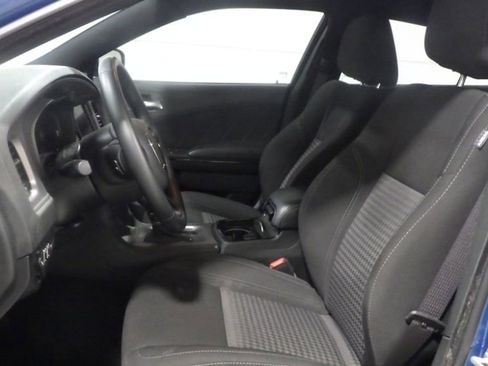 Used 2023 Dodge Charger SXT w/ Blacktop Package image 8